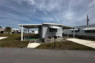 154 Maui Dr, Palmetto, FL 34221 - Photo 1