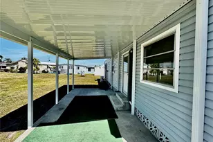 154 Maui Dr, Palmetto, FL 34221 - Photo 4