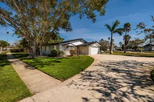 5500 Bayou Grande Blvd NE, Saint Petersburg, FL 33703 - Photo 2
