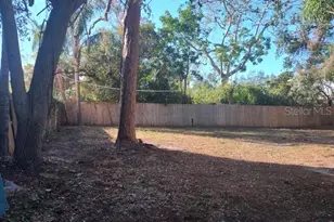 1958 Bougainvillea St, Sarasota, FL 34239 - Photo 2