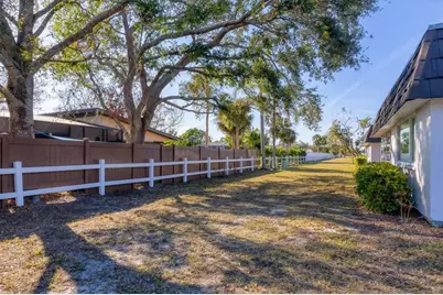 3990 Overlook Bend #19, Sarasota, FL 34232 - Photo 20
