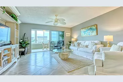 1200 E Peppertree Lane #305, Sarasota, FL 34242 - Photo 4