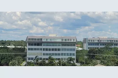 1200 E Peppertree Lane #305, Sarasota, FL 34242 - Photo 30