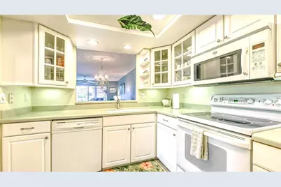 1200 E Peppertree Lane #305, Sarasota, FL 34242 - Photo 16
