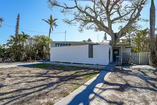 132 Harrison Dr, Sarasota, FL 34236 - Photo 2