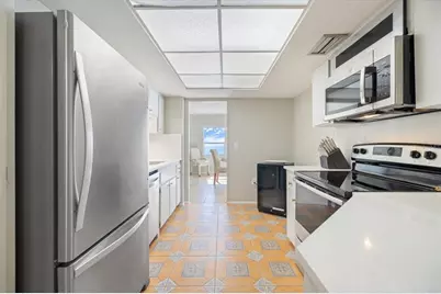 800 Benjamin Franklin Drive #608, Sarasota, FL 34236 - Photo 16