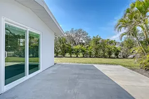 619 Buttonwood Dr, Longboat Key, FL 34228 - Photo 32