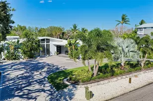 619 Buttonwood Dr, Longboat Key, FL 34228 - Photo 2