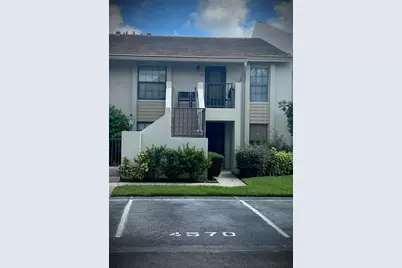 4570 Weybridge #32, Sarasota, FL 34235 - Photo 1