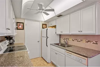6116 43rd Street W #204D, Bradenton, FL 34210 - Photo 8