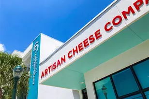 430 Kumquat Ct, Sarasota, FL 34236 - Photo 10