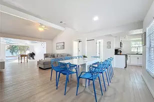 2900 Woodpine Ct, Sarasota, FL 34231 - Photo 8