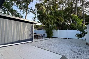 2900 Woodpine Ct, Sarasota, FL 34231 - Photo 60