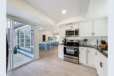 2900 Woodpine Court, Sarasota, FL 34231 - Photo 16