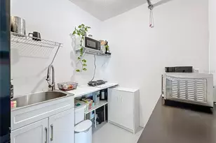 2900 Woodpine Ct, Sarasota, FL 34231 - Photo 44