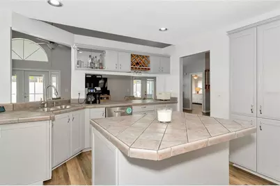 6145 Bonaventure Court, Sarasota, FL 34243 - Photo 14