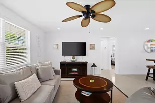 327 Avenida Milano, Sarasota, FL 34242 - Photo 10