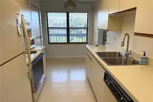 435 30th Ave W, Bradenton, FL 34205 - Photo 2