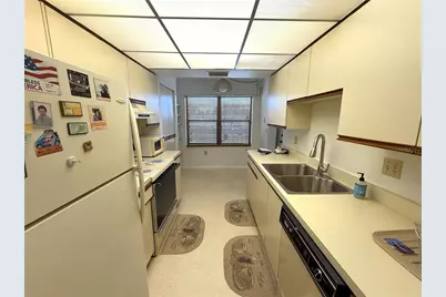 435 30th Avenue W #D303, Bradenton, FL 34205 - Photo 6