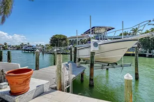 732 Siesta Dr, Sarasota, FL 34242 - Photo 18