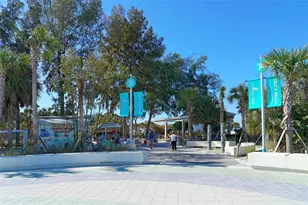 732 Siesta Dr, Sarasota, FL 34242 - Photo 40