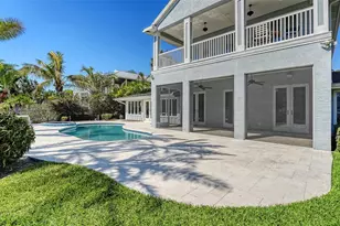 732 Siesta Dr, Sarasota, FL 34242 - Photo 14