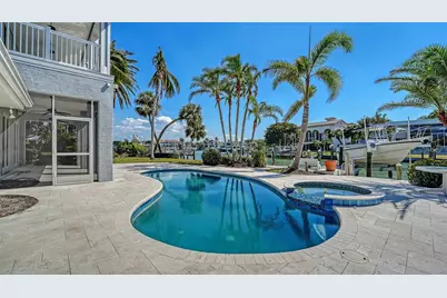 732 Siesta Drive, Sarasota, FL 34242 - Photo 10