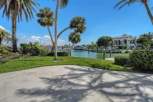 732 Siesta Dr, Sarasota, FL 34242 - Photo 10