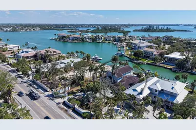 732 Siesta Drive, Sarasota, FL 34242 - Photo 2
