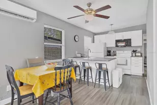 2305 Novus St, Sarasota, FL 34237 - Photo 16