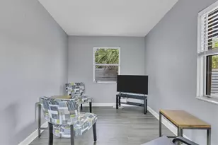 2305 Novus St, Sarasota, FL 34237 - Photo 14