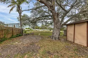 2305 Novus St, Sarasota, FL 34237 - Photo 22