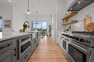 597 Buttonwood Dr, Longboat Key, FL 34228 - Photo 34