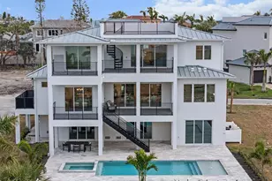 597 Buttonwood Dr, Longboat Key, FL 34228 - Photo 1