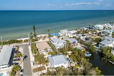 527 Magnolia Avenue, Anna Maria, FL 34216 - Photo 42