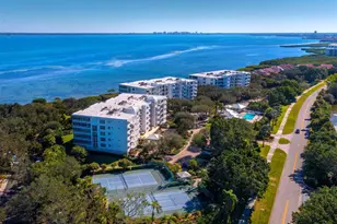 2410 Harbourside Dr, Longboat Key, FL 34228 - Photo 44