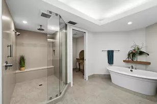 2410 Harbourside Dr, Longboat Key, FL 34228 - Photo 36