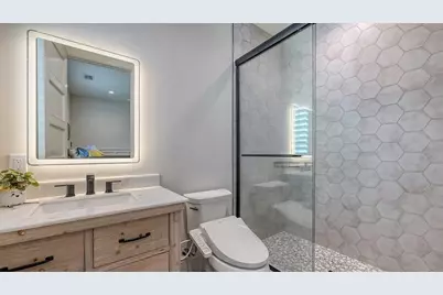 1300 Tangier Way, Sarasota, FL 34239 - Photo 38