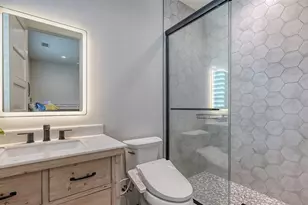 1300 Tangier Way, Sarasota, FL 34239 - Photo 38