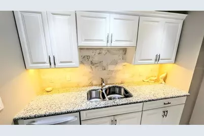 750 N Tamiami Trail #1404, Sarasota, FL 34236 - Photo 4