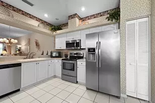 5712 Cottonwood St, Bradenton, FL 34203 - Photo 6