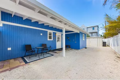 2408 Avenue B, Bradenton Beach, FL 34217 - Photo 4