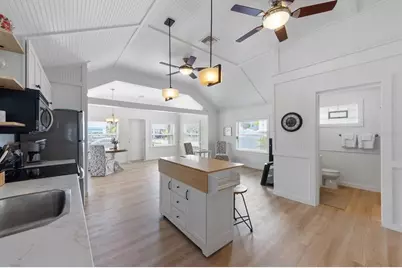 2408 Avenue B, Bradenton Beach, FL 34217 - Photo 16