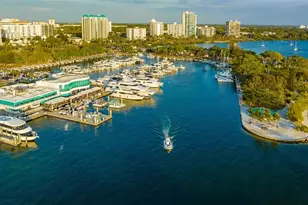 512 Laurel Pk Dr, Sarasota, FL 34236 - Photo 40