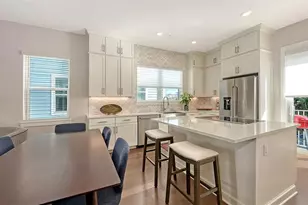 512 Laurel Pk Dr, Sarasota, FL 34236 - Photo 16