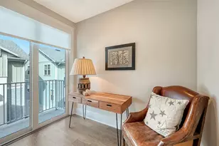 512 Laurel Pk Dr, Sarasota, FL 34236 - Photo 28