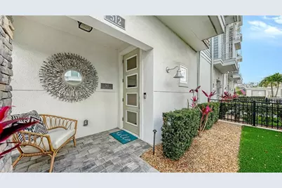 512 Laurel Park Drive, Sarasota, FL 34236 - Photo 4