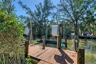 462 Island Cir, Sarasota, FL 34242 - Photo 4