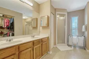 462 Island Cir, Sarasota, FL 34242 - Photo 14