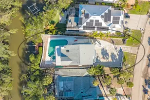 462 Island Cir, Sarasota, FL 34242 - Photo 20